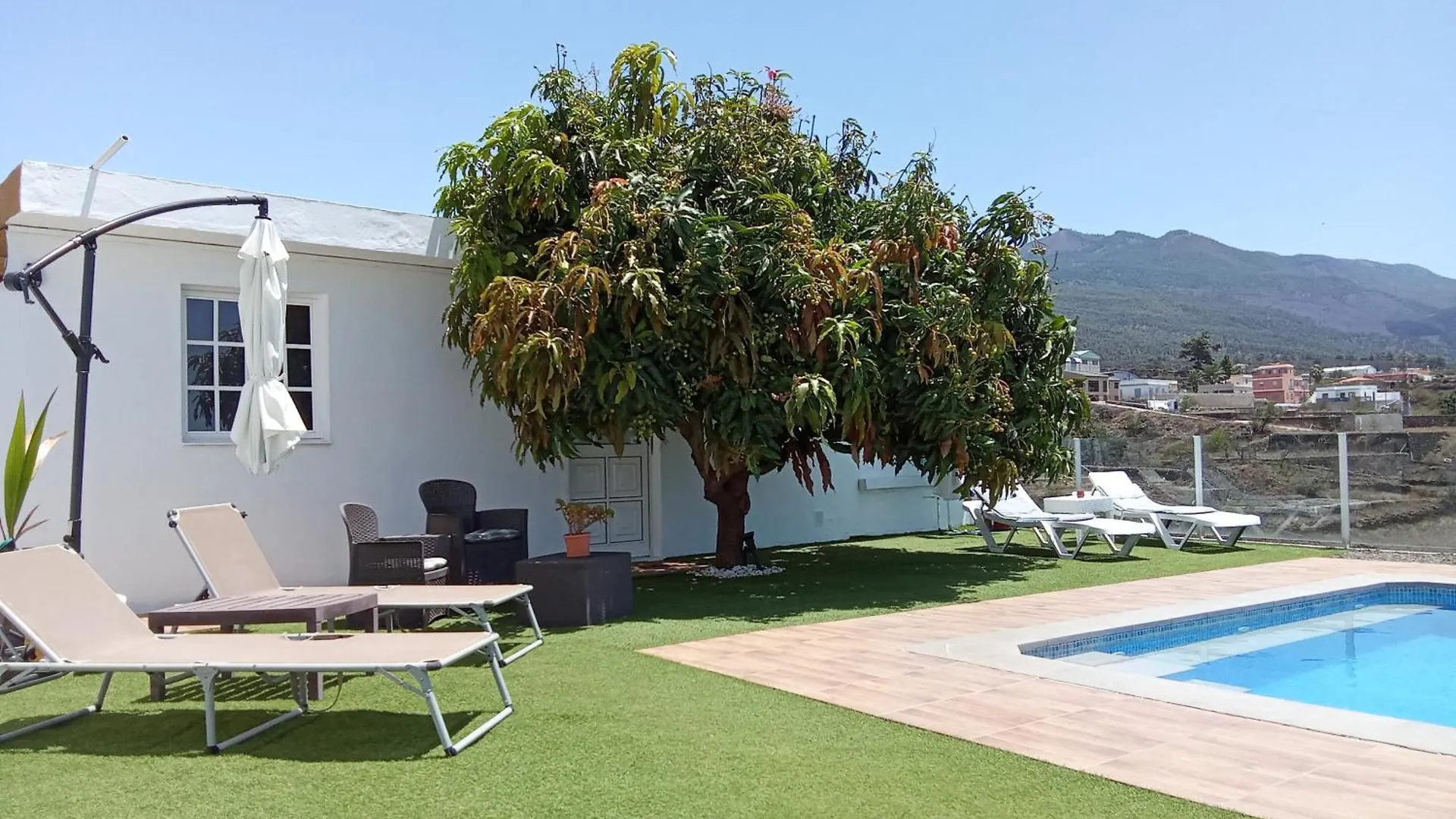 Piscina Compartida, Solo Adultos, Ac, Calefaccion contacts